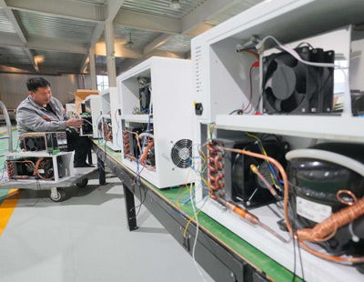 匠心繪盛世，科技映光明——全國(guó)年畫(huà)傳承人獻(xiàn)禮建黨百年暨視力保健儀技術(shù)開(kāi)發(fā)紀(jì)實(shí)